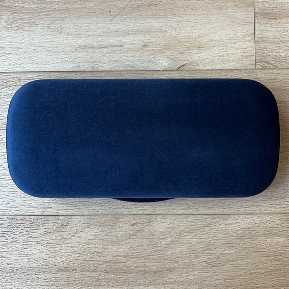 Gucci Case - Picture 4 of 7